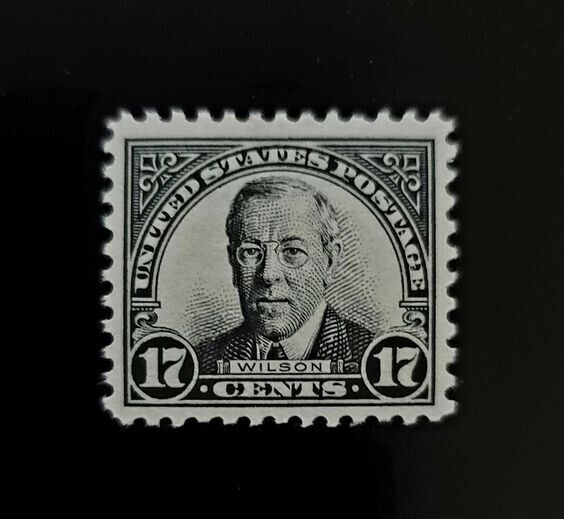 5548977